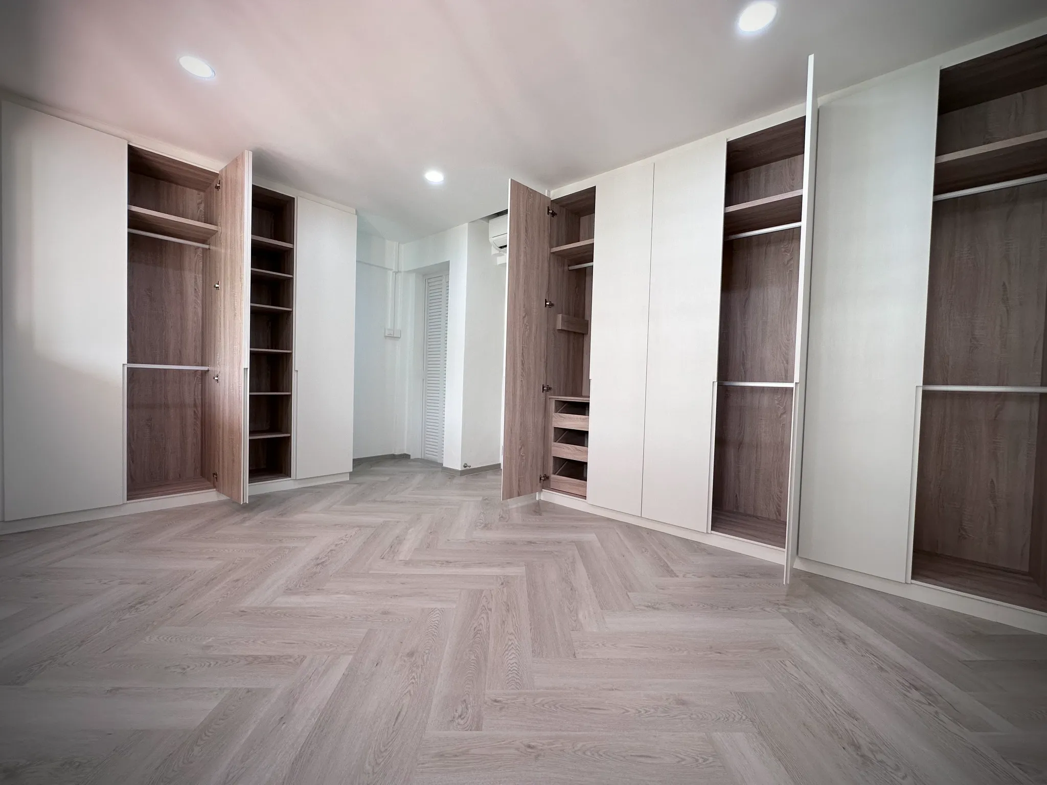 Carpentry Wardrobe Internal Layout Space Planning Guide (With Practical ...